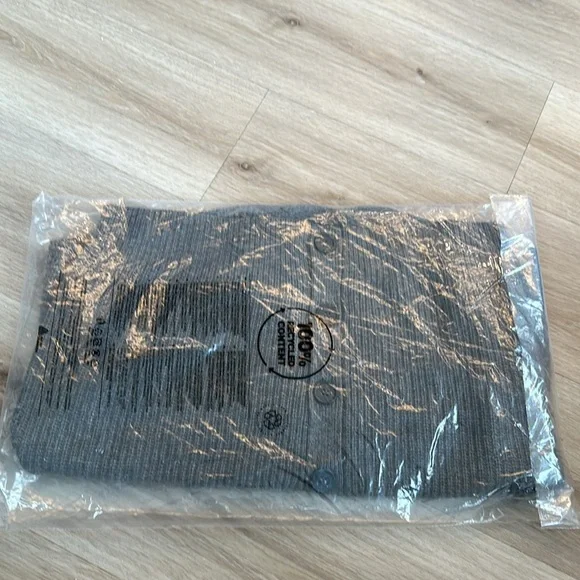 JENNI KAYNE
Cropped Cashmere Cocoon Cardigan new color  Seasonal:Shadow - Picture 7 of 12